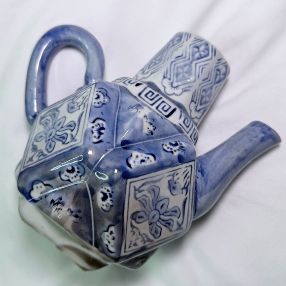 Vintage Chinese Blue White Porcelain Hexagonal Teapot Chinoiserie Collectible - Picture 6 of 15